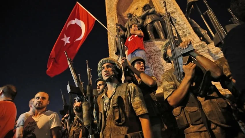 Ejército desplegado en calles de Turquía